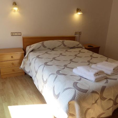 Pension Oria Luarca Bagian luar foto